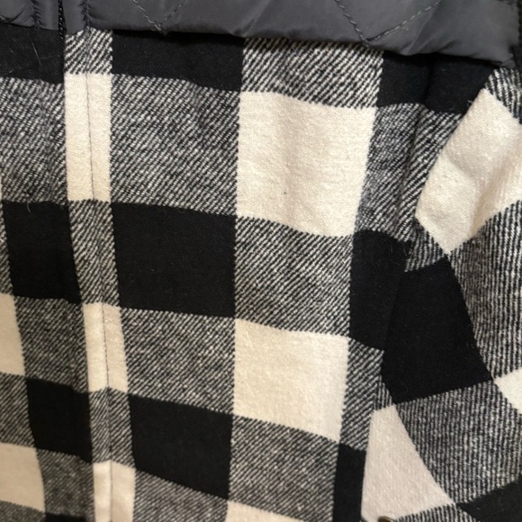 Maurice’s Buffalo Plaid wool Flannel quilted Puffer Zip Vest black white large - Picture 6 of 6